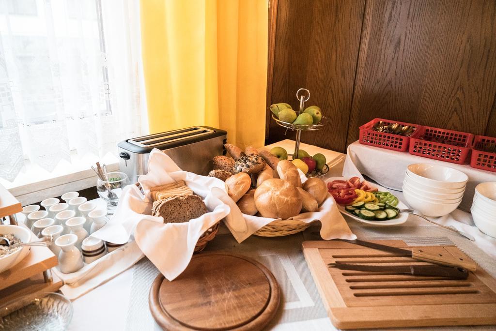 Pension Zum Meridianstein Гмюнд Екстериор снимка